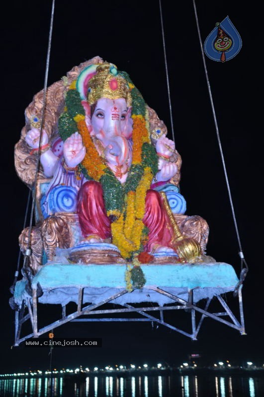 Ganesh Nimajjan At Hussain Sagar - 73 / 183 photos