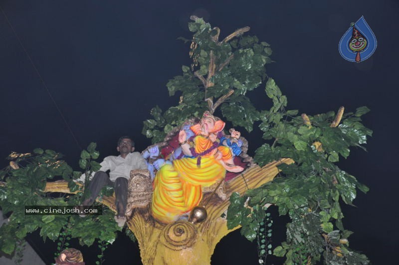 Ganesh Nimajjan At Hussain Sagar - 74 / 183 photos