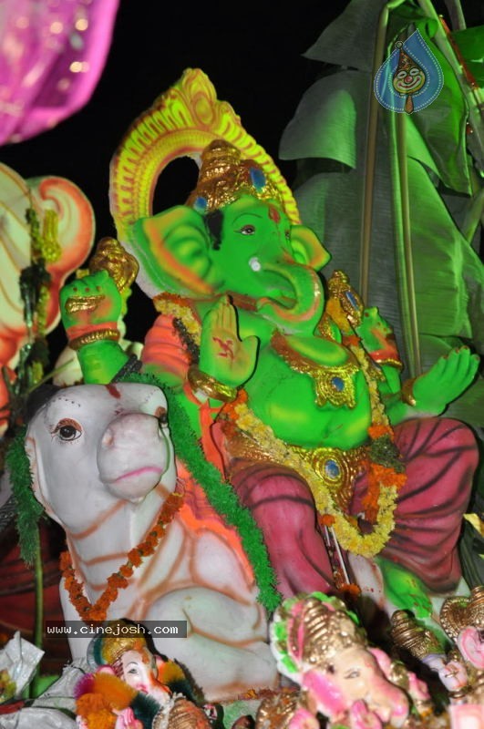 Ganesh Nimajjan At Hussain Sagar - 85 / 183 photos