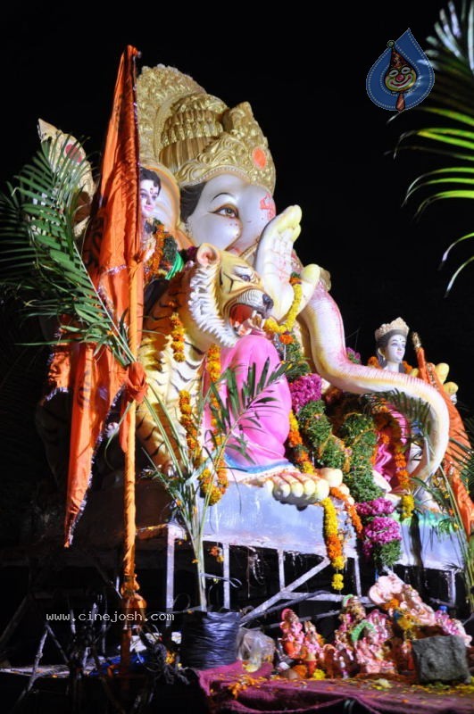 Ganesh Nimajjan At Hussain Sagar - 93 / 183 photos