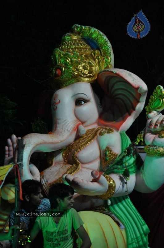 Ganesh Nimajjan At Hussain Sagar - 94 / 183 photos