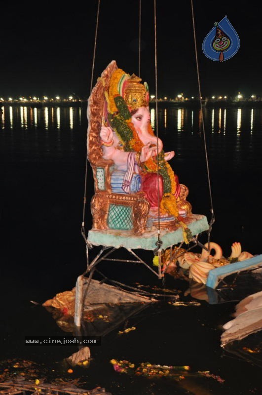 Ganesh Nimajjan At Hussain Sagar - 101 / 183 photos