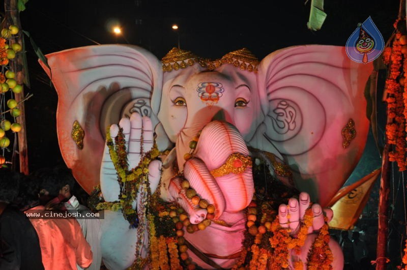 Ganesh Nimajjan At Hussain Sagar - 102 / 183 photos