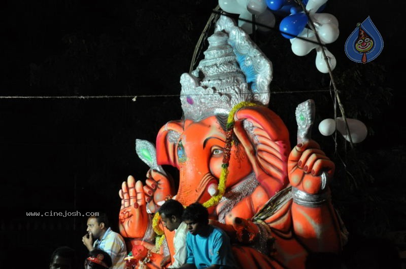 Ganesh Nimajjan At Hussain Sagar - 109 / 183 photos