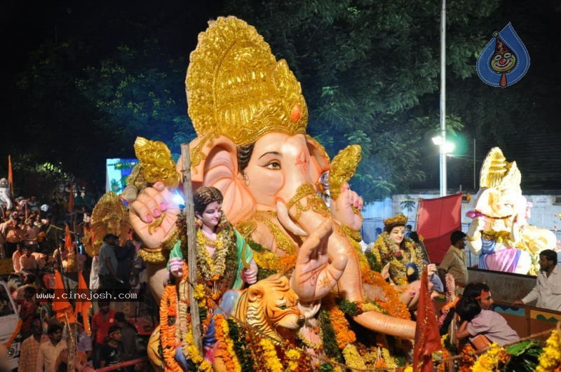 Ganesh Nimajjan At Hussain Sagar - 114 / 183 photos