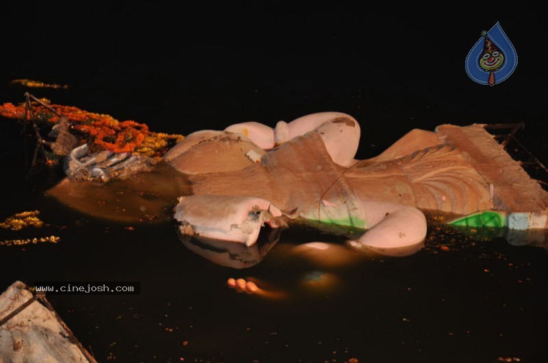 Ganesh Nimajjan At Hussain Sagar - 121 / 183 photos