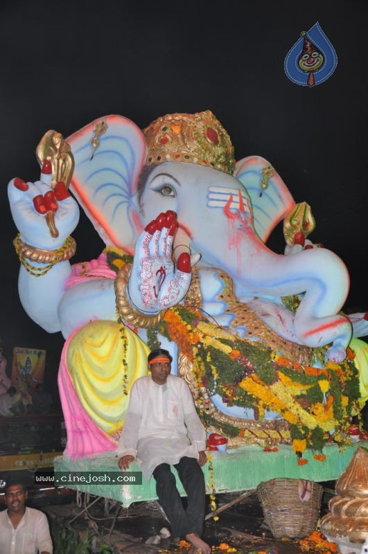 Ganesh Nimajjan At Hussain Sagar - 128 / 183 photos