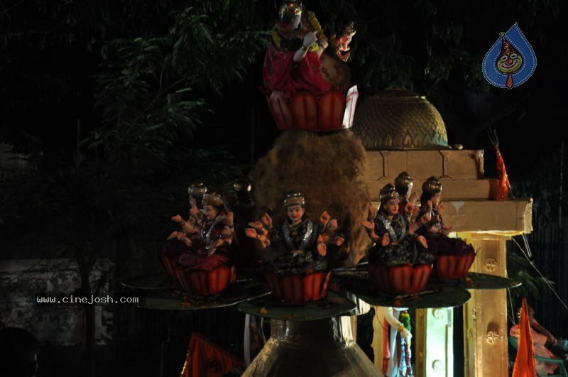 Ganesh Nimajjan At Hussain Sagar - 130 / 183 photos