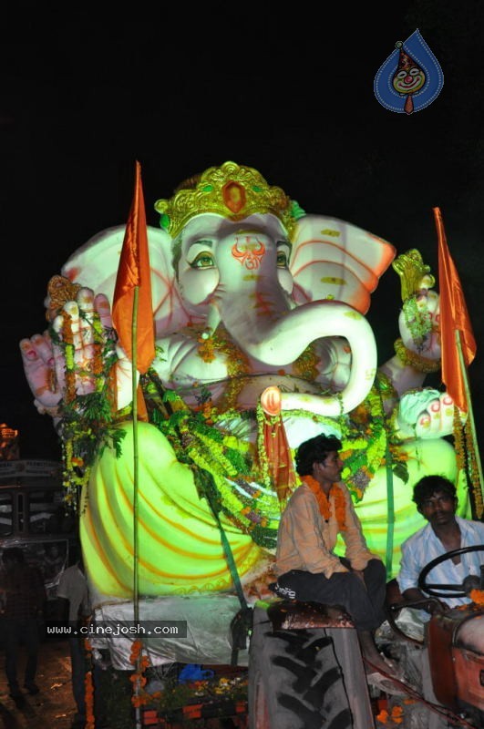 Ganesh Nimajjan At Hussain Sagar - 131 / 183 photos