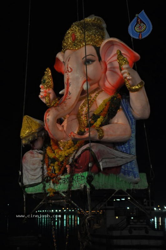 Ganesh Nimajjan At Hussain Sagar - 139 / 183 photos