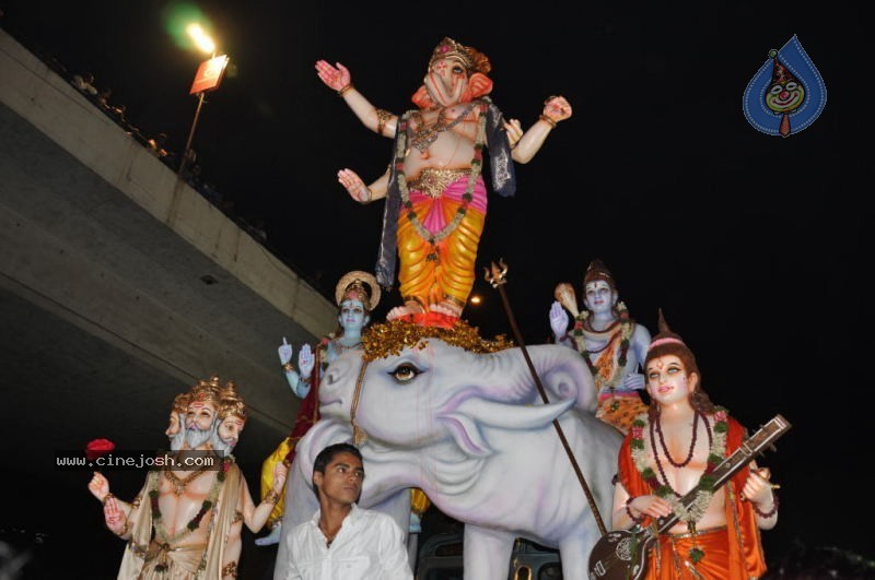 Ganesh Nimajjan At Hussain Sagar - 162 / 183 photos