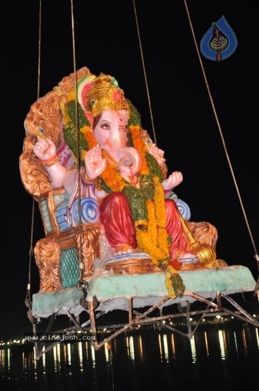 Ganesh Nimajjan At Hussain Sagar - 163 / 183 photos