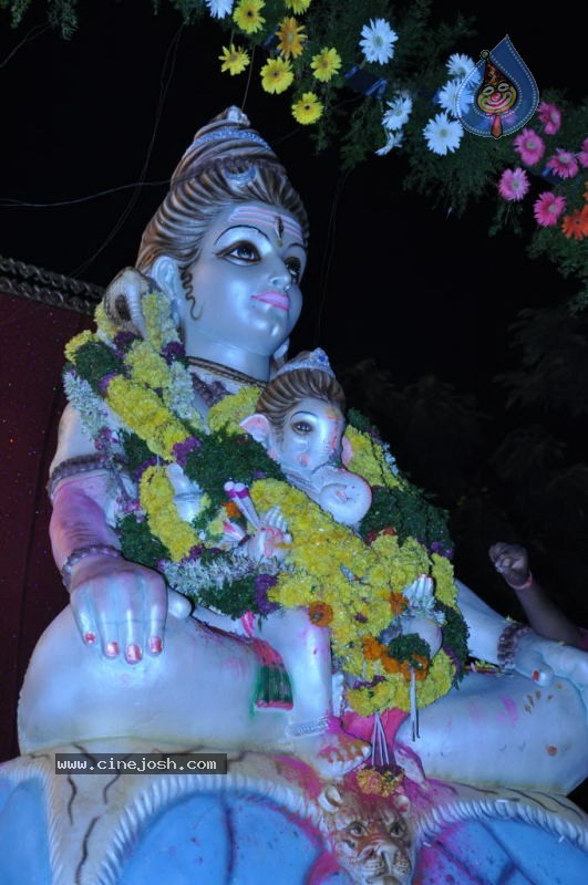 Ganesh Nimajjan At Hussain Sagar - 168 / 183 photos