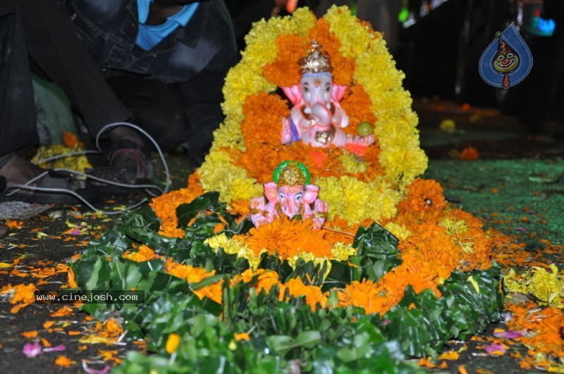 Ganesh Nimajjan At Hussain Sagar - 169 / 183 photos