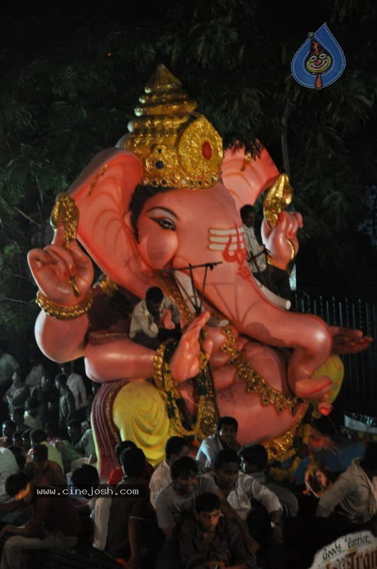 Ganesh Nimajjan At Hussain Sagar - 179 / 183 photos