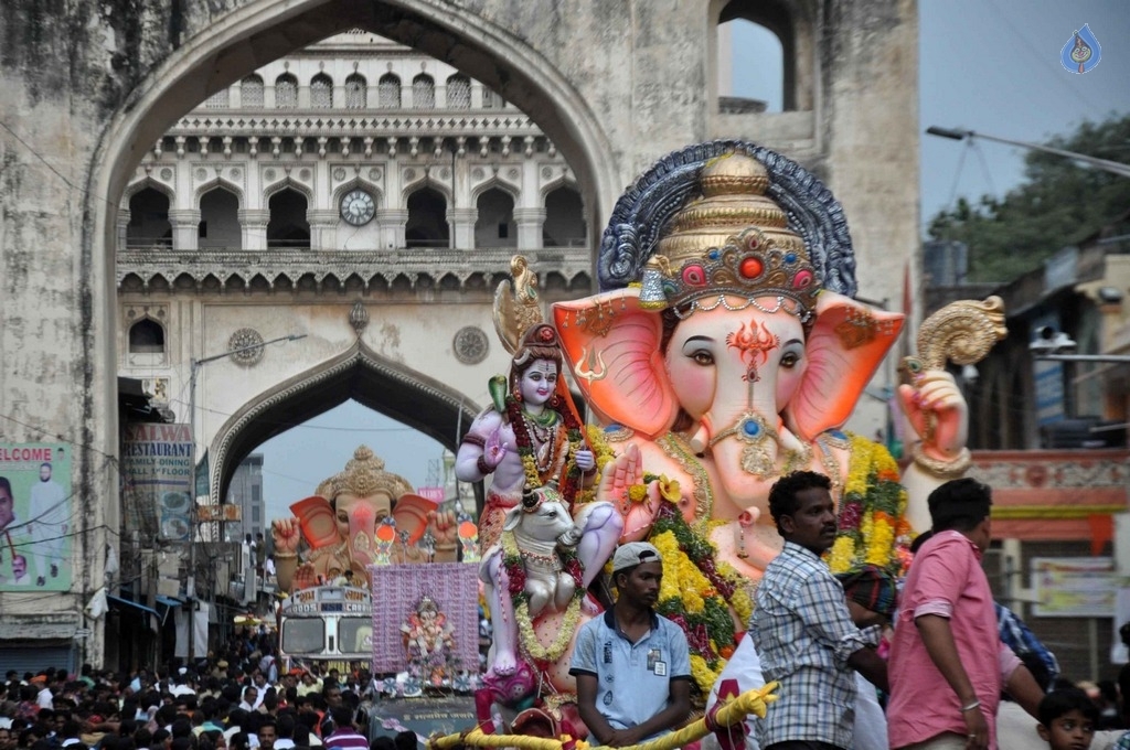 Ganesh Procession in Hyderabad 2017 - 15 / 45 photos