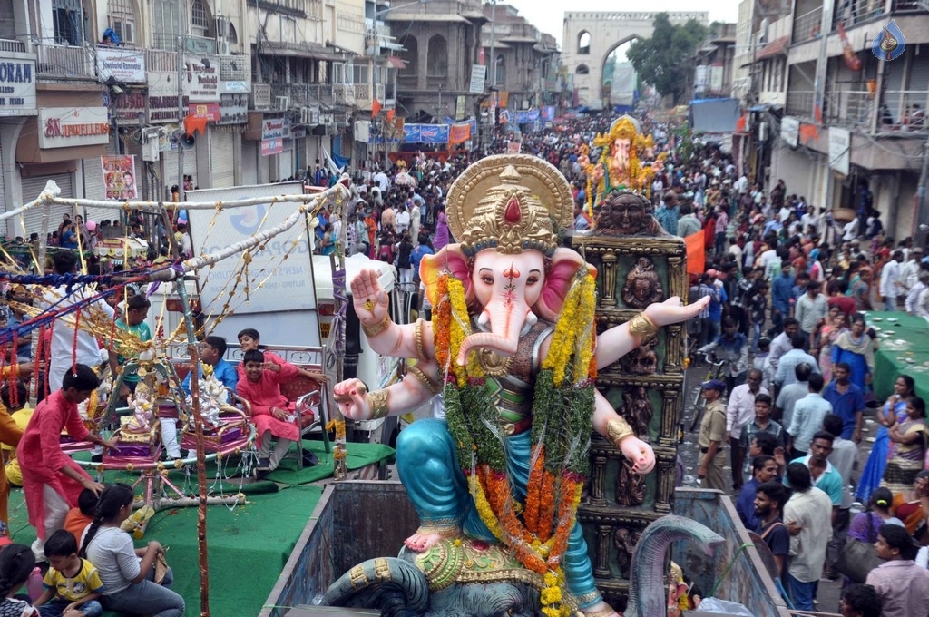 Ganesh Procession in Hyderabad 2017 - 16 / 45 photos