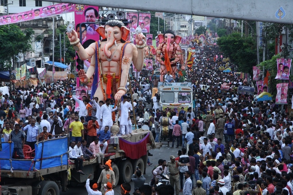 Ganesh Procession in Hyderabad 2017 - 19 / 45 photos