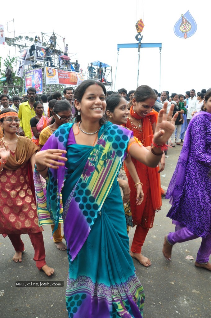 Ganesh Visarjan Photos at Hyd - 01 - 3 / 255 photos