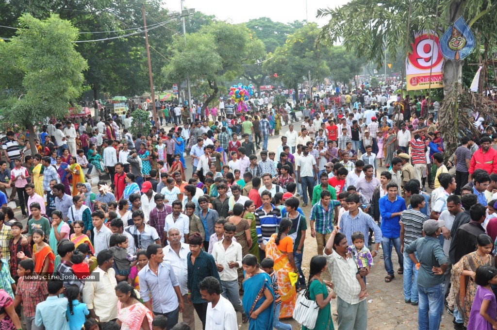 Ganesh Visarjan Photos at Hyd - 01 - 10 / 255 photos