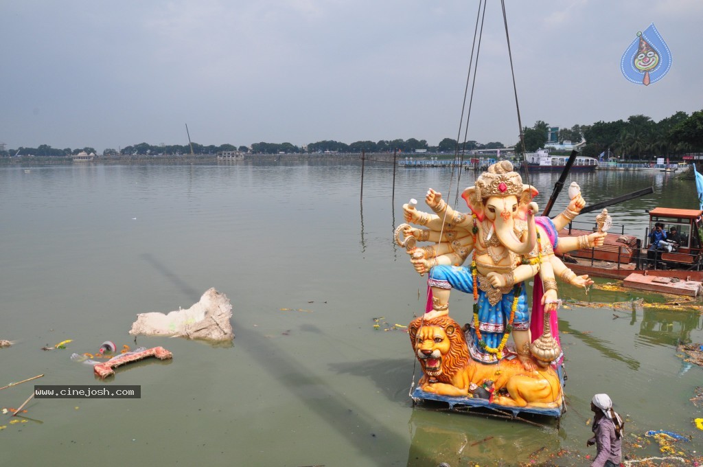 Ganesh Visarjan Photos at Hyd - 01 - 11 / 255 photos