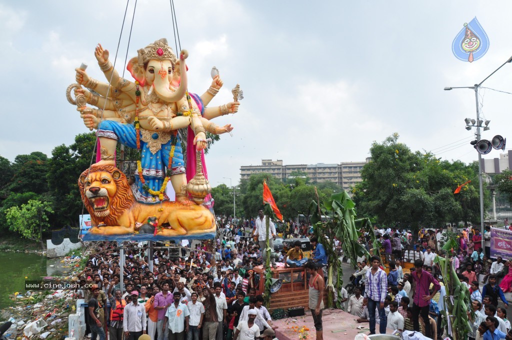 Ganesh Visarjan Photos at Hyd - 01 - 17 / 255 photos