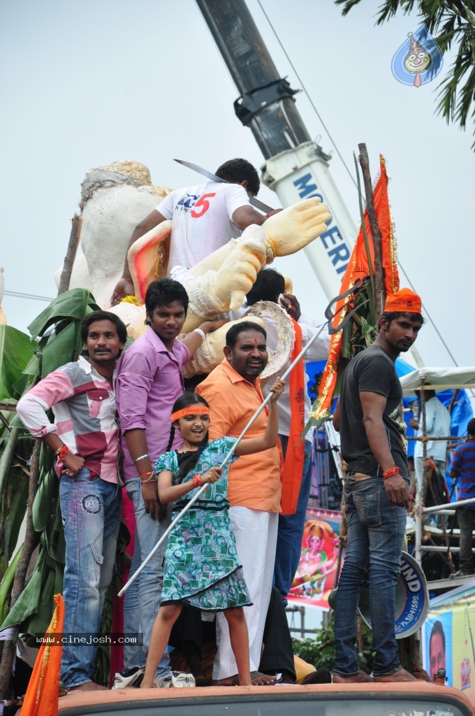 Ganesh Visarjan Photos at Hyd - 01 - 42 / 255 photos