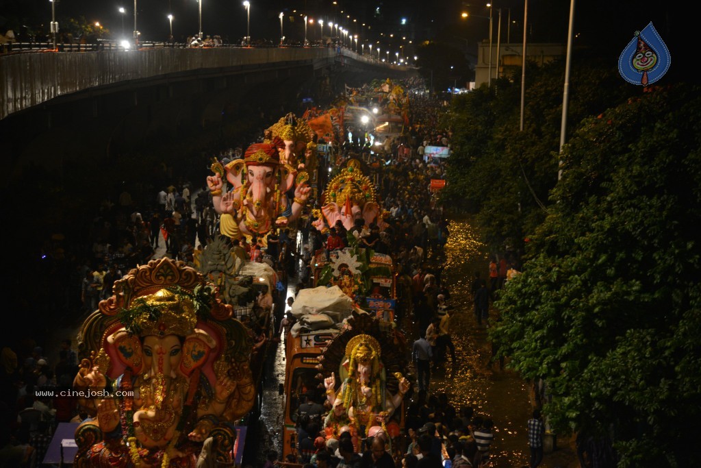Ganesh Visarjan Photos at Hyd - 01 - 45 / 255 photos