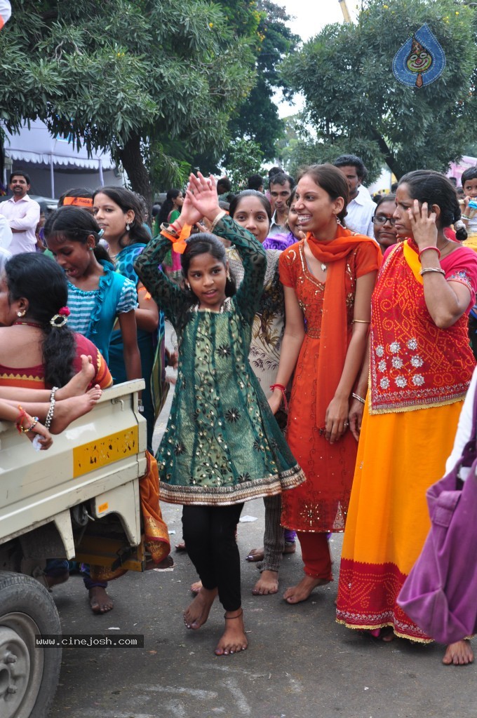 Ganesh Visarjan Photos at Hyd - 01 - 47 / 255 photos