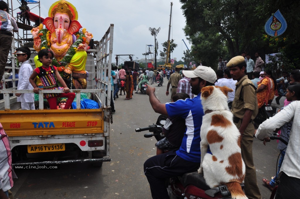 Ganesh Visarjan Photos at Hyd - 01 - 60 / 255 photos