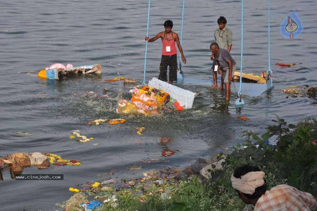 Ganesh Visarjan Photos at Hyd - 01 - 63 / 255 photos