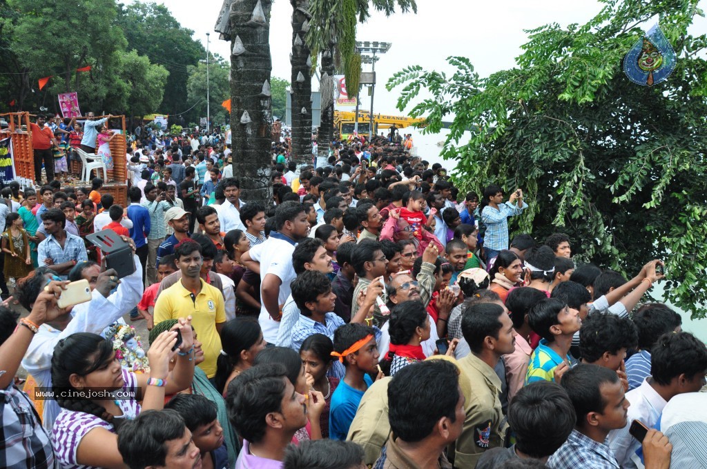 Ganesh Visarjan Photos at Hyd - 01 - 76 / 255 photos