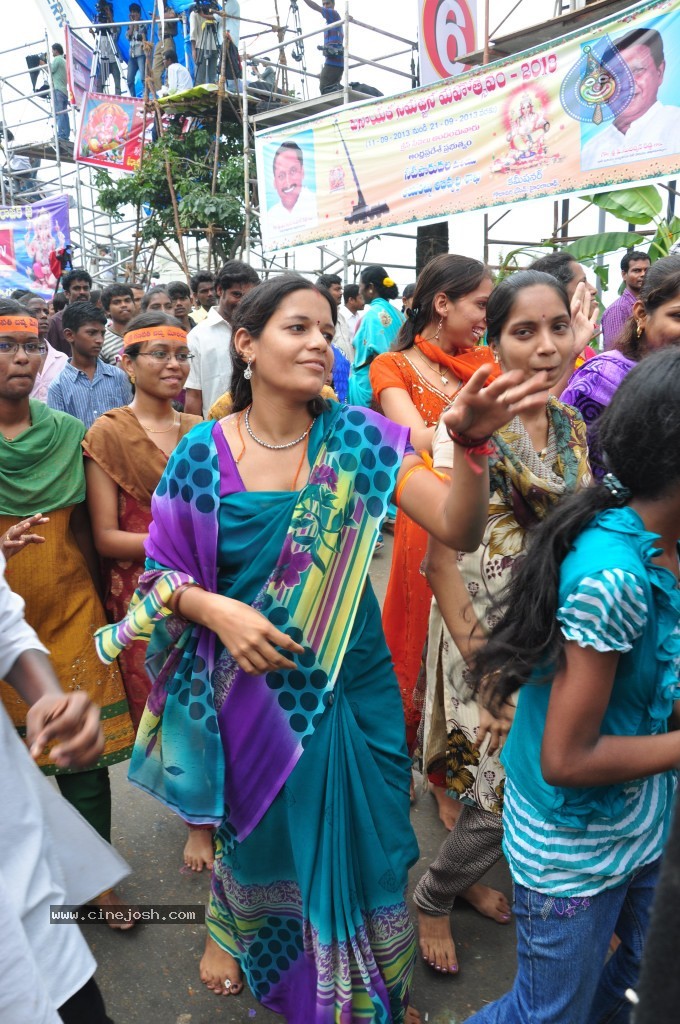 Ganesh Visarjan Photos at Hyd - 01 - 82 / 255 photos