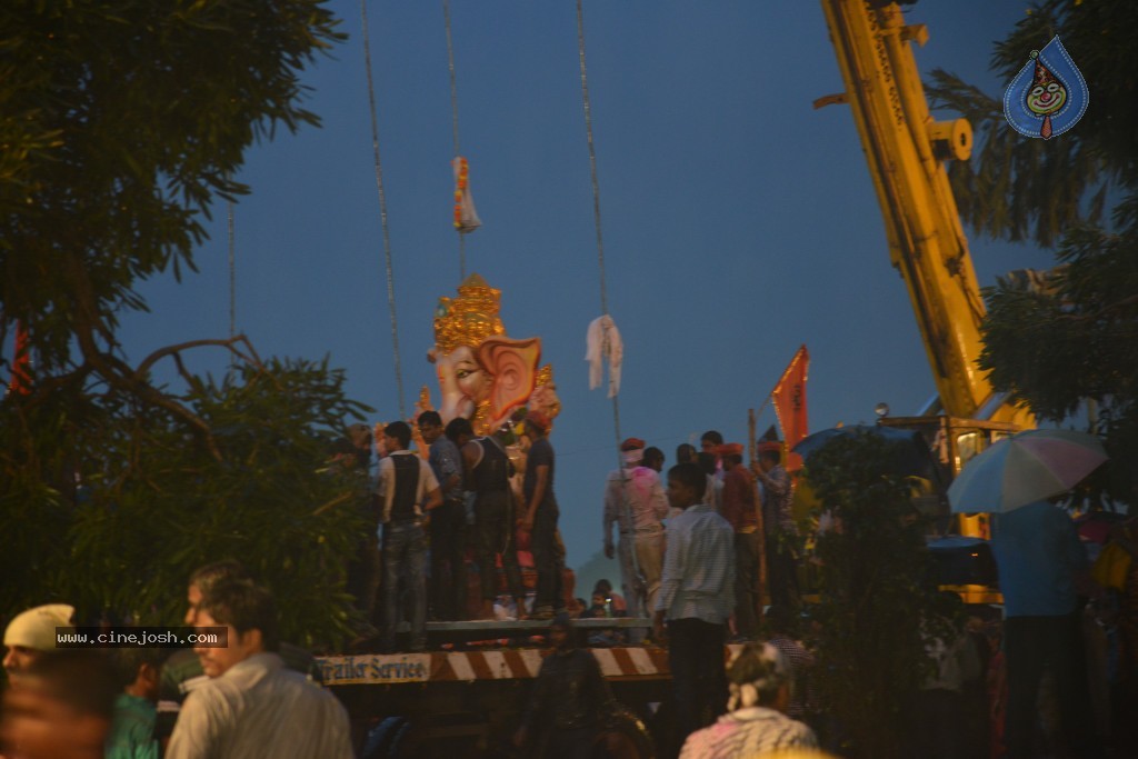 Ganesh Visarjan Photos at Hyd - 01 - 101 / 255 photos
