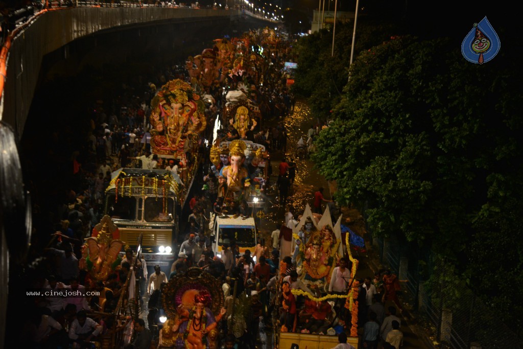 Ganesh Visarjan Photos at Hyd - 01 - 102 / 255 photos