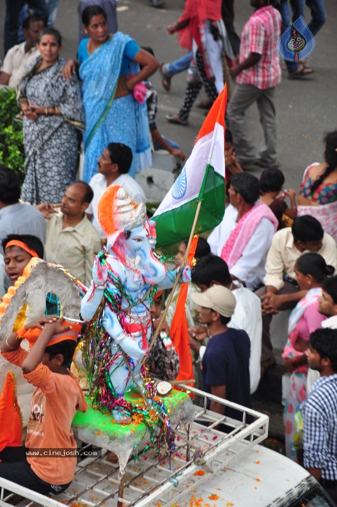 Ganesh Visarjan Photos at Hyd - 01 - 104 / 255 photos