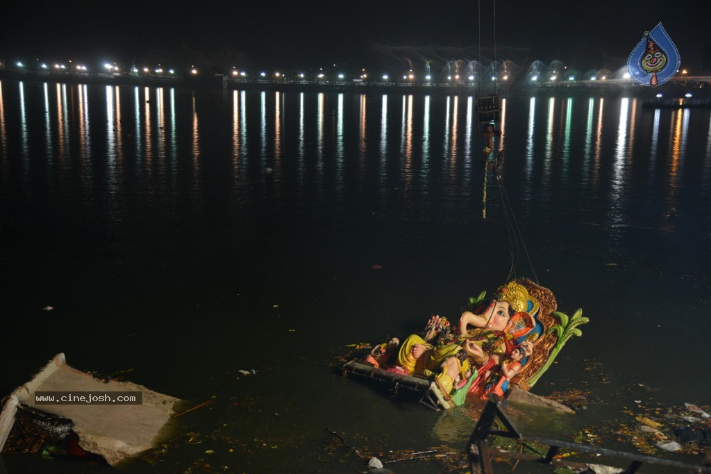 Ganesh Visarjan Photos at Hyd - 01 - 113 / 255 photos