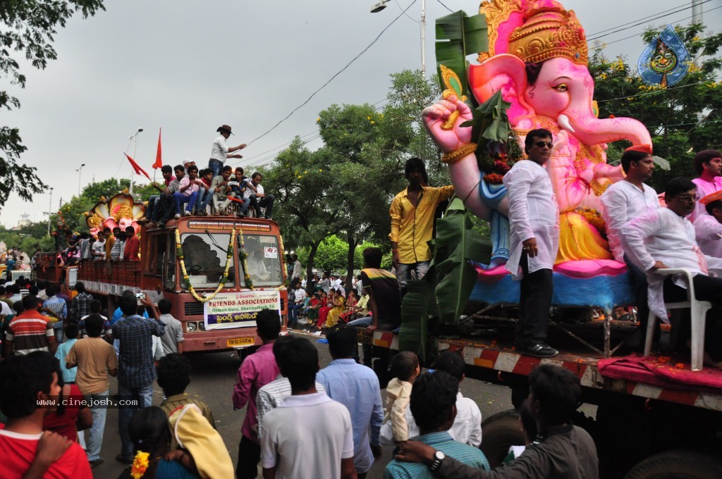 Ganesh Visarjan Photos at Hyd - 01 - 114 / 255 photos