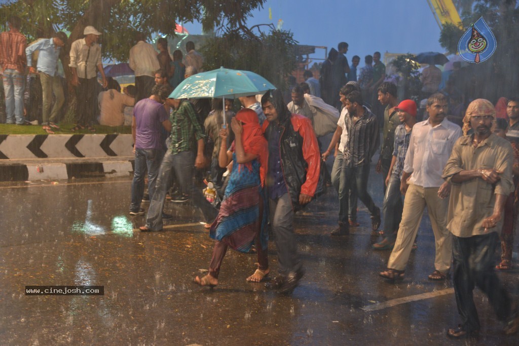 Ganesh Visarjan Photos at Hyd - 01 - 116 / 255 photos