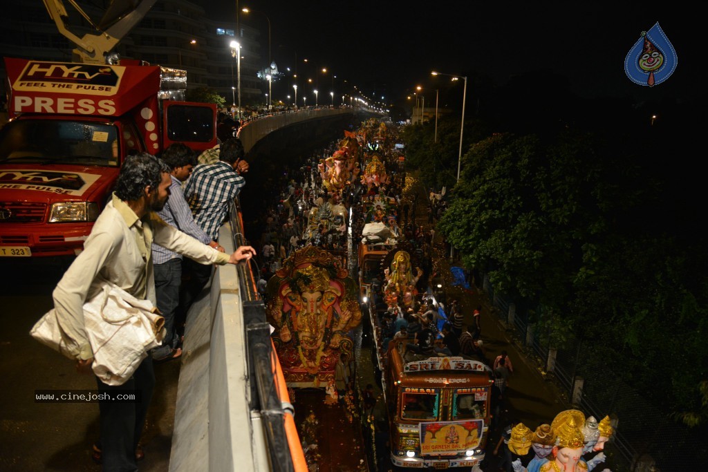 Ganesh Visarjan Photos at Hyd - 01 - 130 / 255 photos