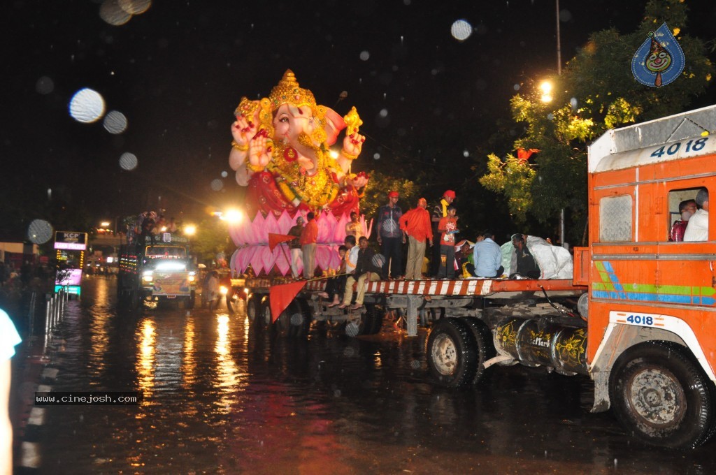 Ganesh Visarjan Photos at Hyd - 01 - 132 / 255 photos