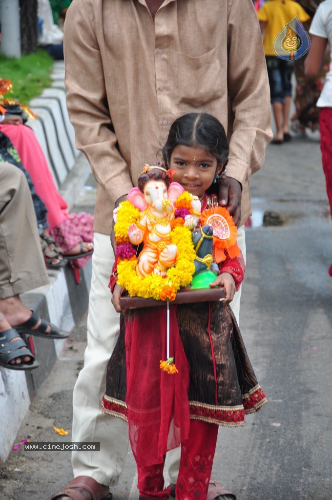 Ganesh Visarjan Photos at Hyd - 01 - 138 / 255 photos