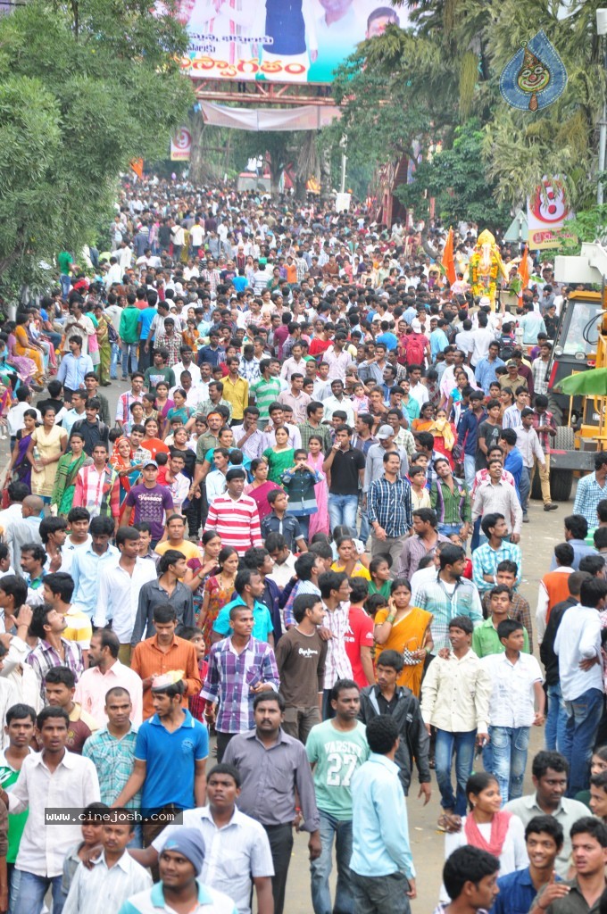 Ganesh Visarjan Photos at Hyd - 01 - 146 / 255 photos