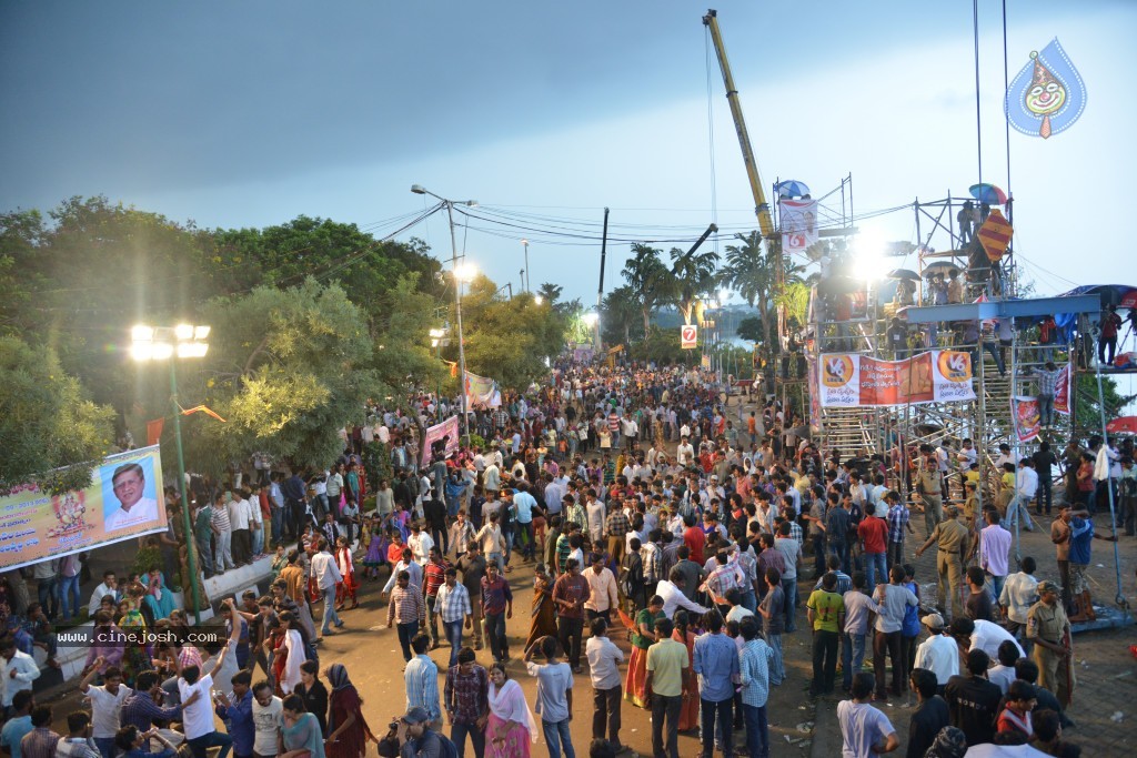 Ganesh Visarjan Photos at Hyd - 01 - 151 / 255 photos