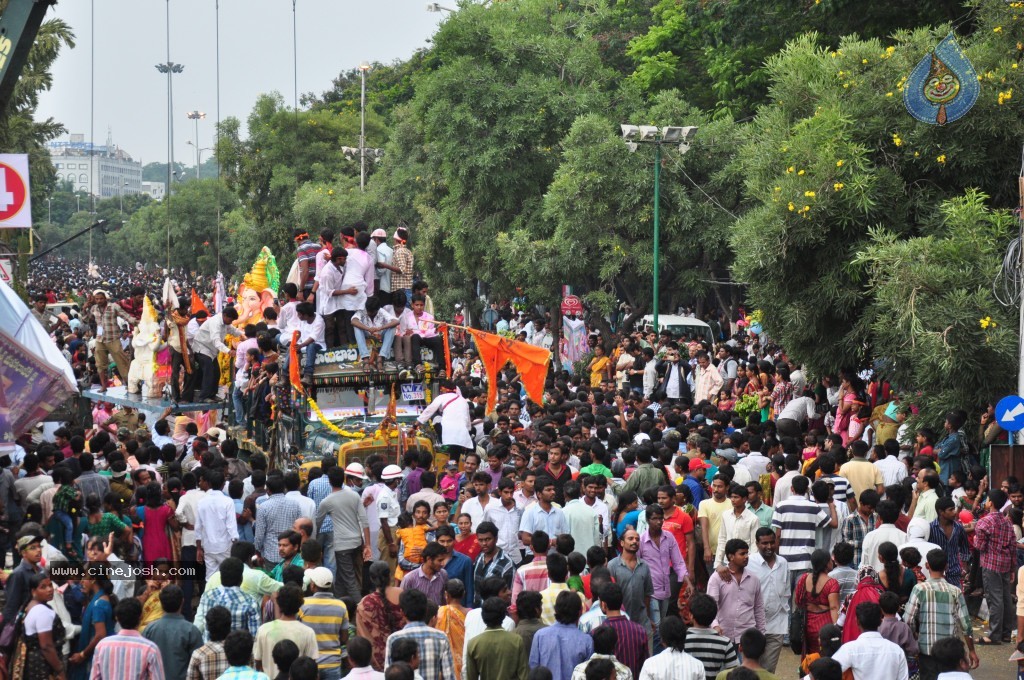 Ganesh Visarjan Photos at Hyd - 01 - 156 / 255 photos