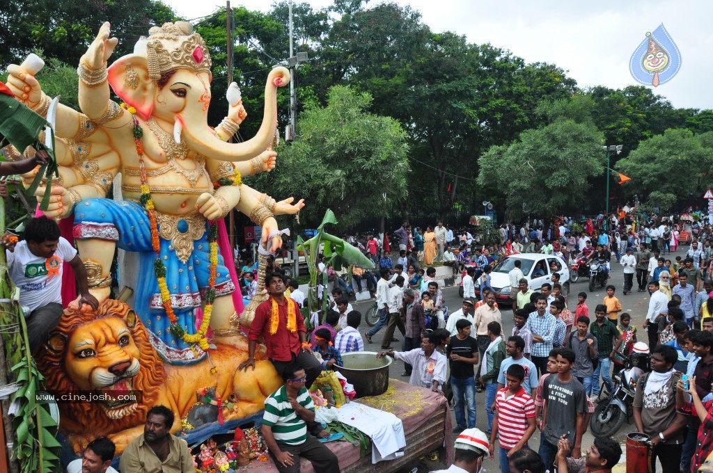 Ganesh Visarjan Photos at Hyd - 01 - 160 / 255 photos