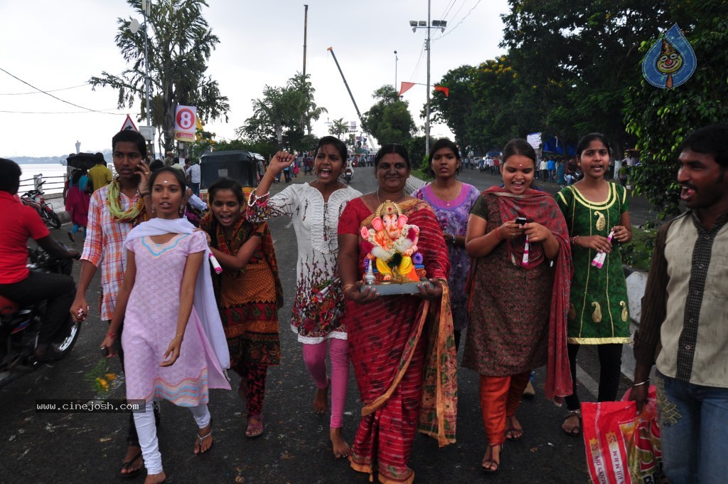 Ganesh Visarjan Photos at Hyd - 01 - 168 / 255 photos