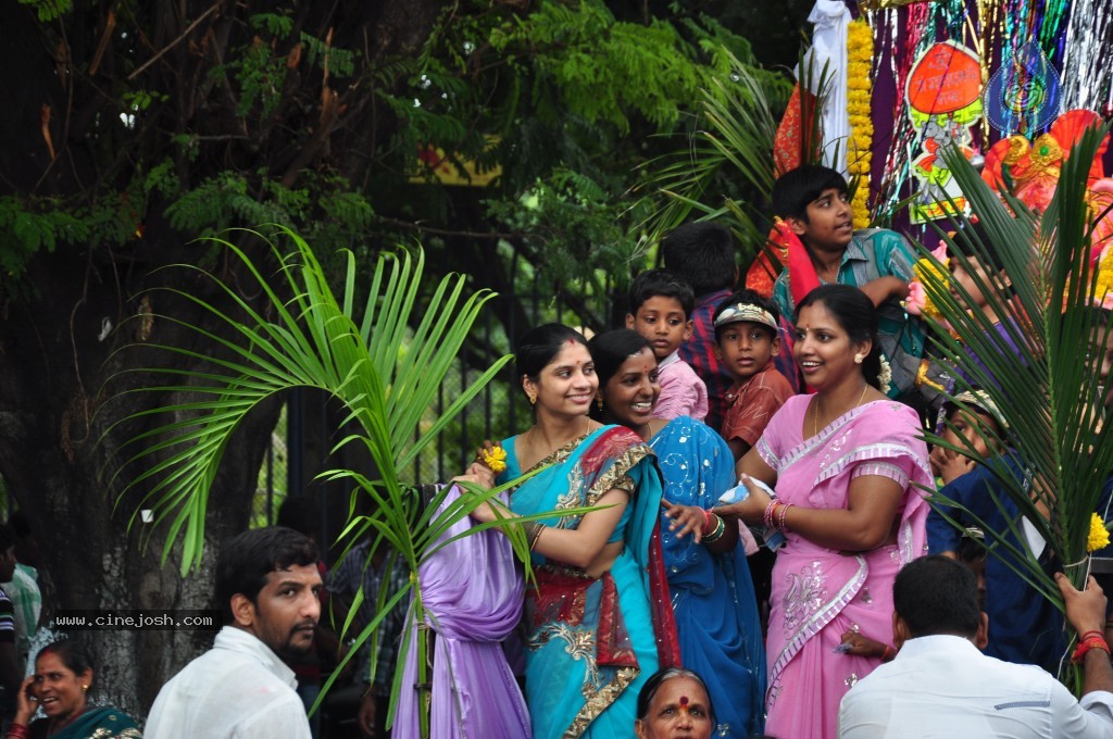 Ganesh Visarjan Photos at Hyd - 01 - 169 / 255 photos