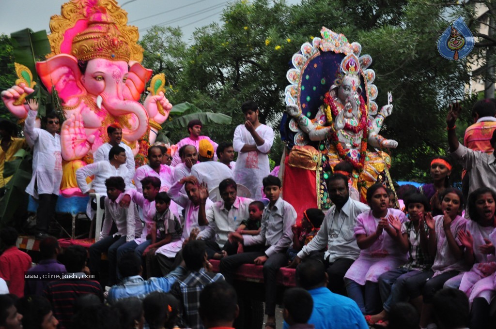 Ganesh Visarjan Photos at Hyd - 01 - 178 / 255 photos