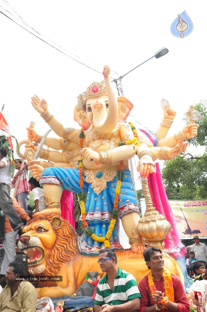 Ganesh Visarjan Photos at Hyd - 01 - 215 / 255 photos